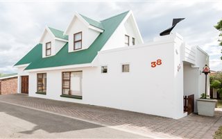 5 Bedroom House in Hartenbos