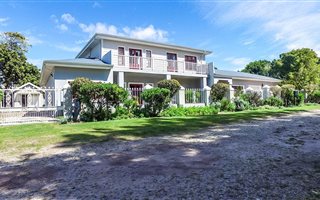 6 Bedroom House in Leisure Isle