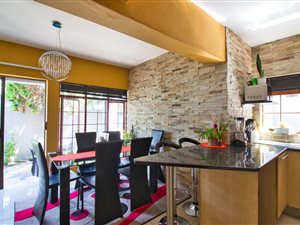 3 Bed Duplex in Corlett Gardens