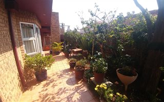 2 Bedroom Flat in Highveld