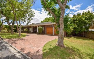 5 Bedroom House in Everglen