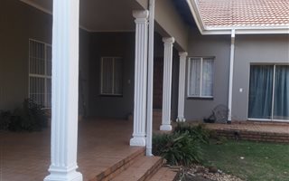6 Bedroom House in Louis Trichardt