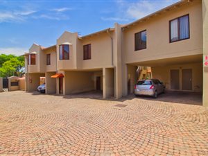 3 Bed Duplex in Buurendal