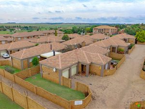 3 Bed Townhouse in Aerorand
