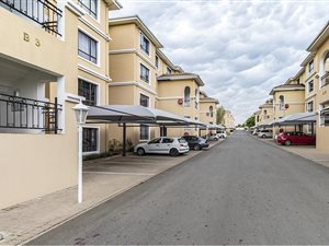 2 Bed Apartment in Erand Gardens