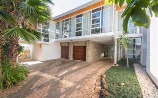 4 Bedroom House in Waterkloof Ridge