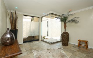 3 Bedroom House in Maroeladal