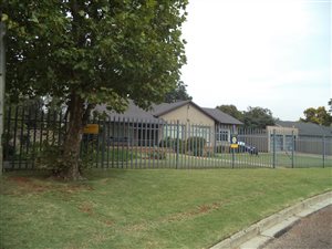 4 Bed House in Elspark