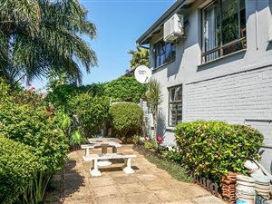 3 Bed House in Manor Gardens