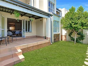 2 Bed Apartment in Parktown North