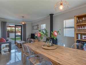 3 Bed House in Kelderhof Country Village