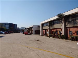 880 m² Industrial space in Newlands East