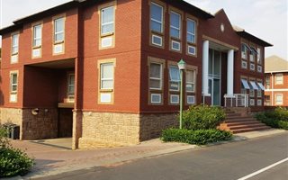 543 m² Commercial space in Fourways