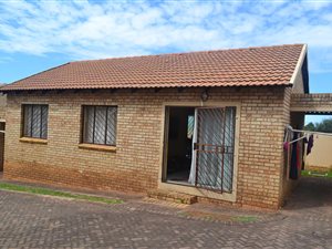 3 Bed Townhouse in Witpoortjie