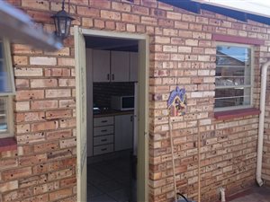 2 Bed Townhouse in Krugersdorp North
