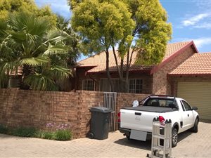 2 Bed Simplex in Highveld