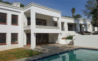 4 Bedroom House in Waterkloof Ridge