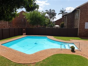 2 Bed Apartment in Doornpoort and surrounds