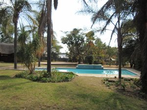 7 Bed House in Mnandi AH