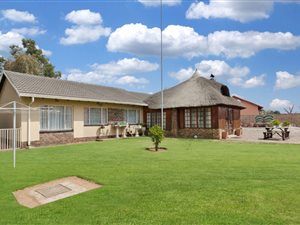 3 Bed House in Sherwood Gardens