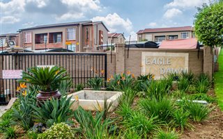 2 Bedroom Apartment in Laser Park