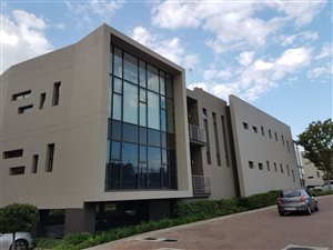 174 m² Office Space in Fourways
