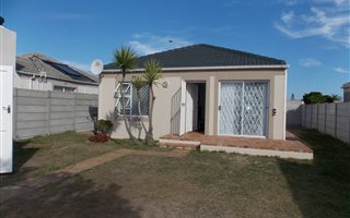 2 Bedroom House in Sunningdale