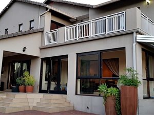 4 Bed House in Magalies Golf Estate