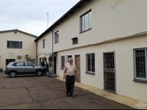 302 m² Office Space in East Lynne