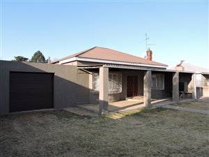 3 Bed House in Selection Park