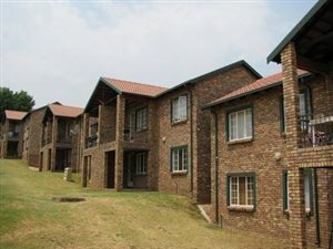 2 Bed Townhouse in Rietvalleirand