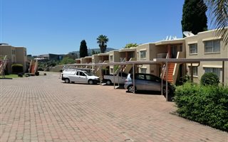2 Bedroom Apartment in Weltevreden Park