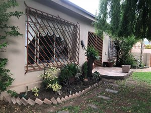 4 Bed House in Homelake