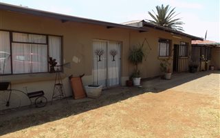 4 Bedroom House in Crown Gardens