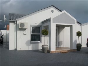 2 Bed House in Victoria Park