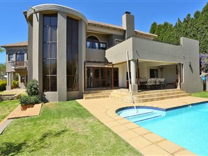 4 Bed House in Eagle Canyon Golf Estate
