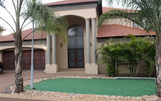 5 Bedroom House in Rose Acres Estate