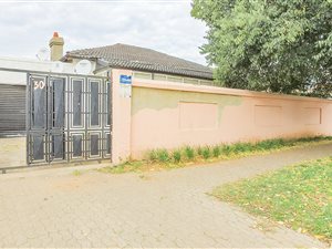 3 Bed House in Regents Park