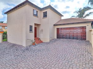 4 Bed House in Amberfield