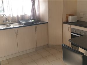 3 Bed Apartment in Ruimsig