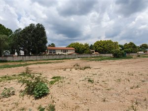 908 m² Land available in Six Fountains Estate