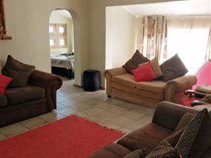 4 Bed House in Sinoville