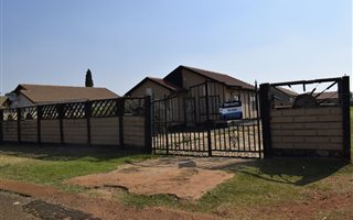 2 Bedroom House in Villa Liza