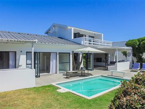 4 Bed House in Langebaan Central