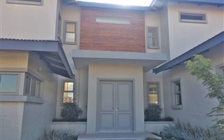 4 Bedroom House in Waterfall Country Village