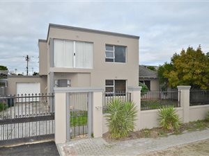 5 Bed House in Thornton