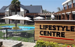 3 Bedroom Apartment in Olivedale