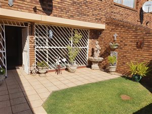 3 Bed Townhouse in Vanderbijlpark CE3
