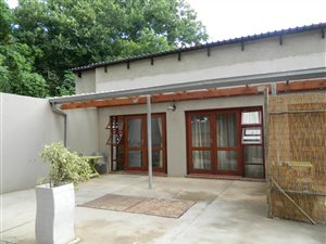 Garden Cottage in Shere