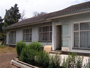 3 Bed House in Esther Park